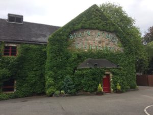 Destilería de güisqui en el pueblito de Pitlochry 