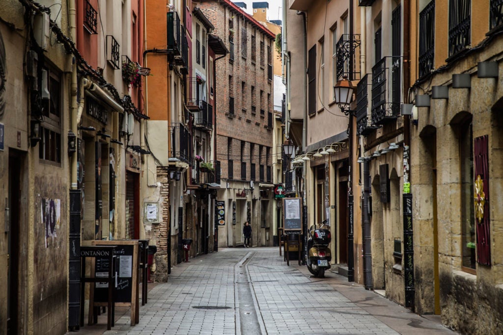 Aspecto de la calle Laurel, una mañana de día laborable. Foto de Justo Rodríguez