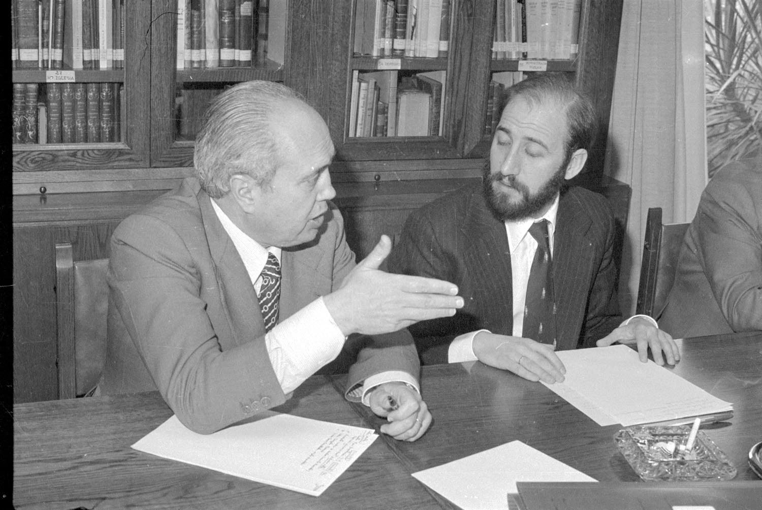 Álvaro Lapuerta y Javier Sáenz Cosculluela, en 1977. Foto Teo (Archivo Casa de la Imagen)