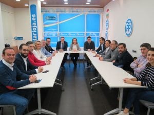 Constitución de la nueva junta del PP de Logroño.