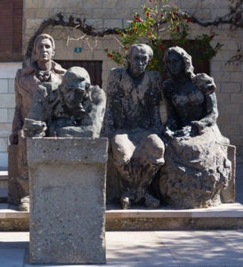 Monumento a los alcaldes en Santa Coloma. Foto de Sonia Tercero