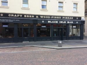 Cervezas artesanas en Black Isle, franquicia escocesa con local en Inverness