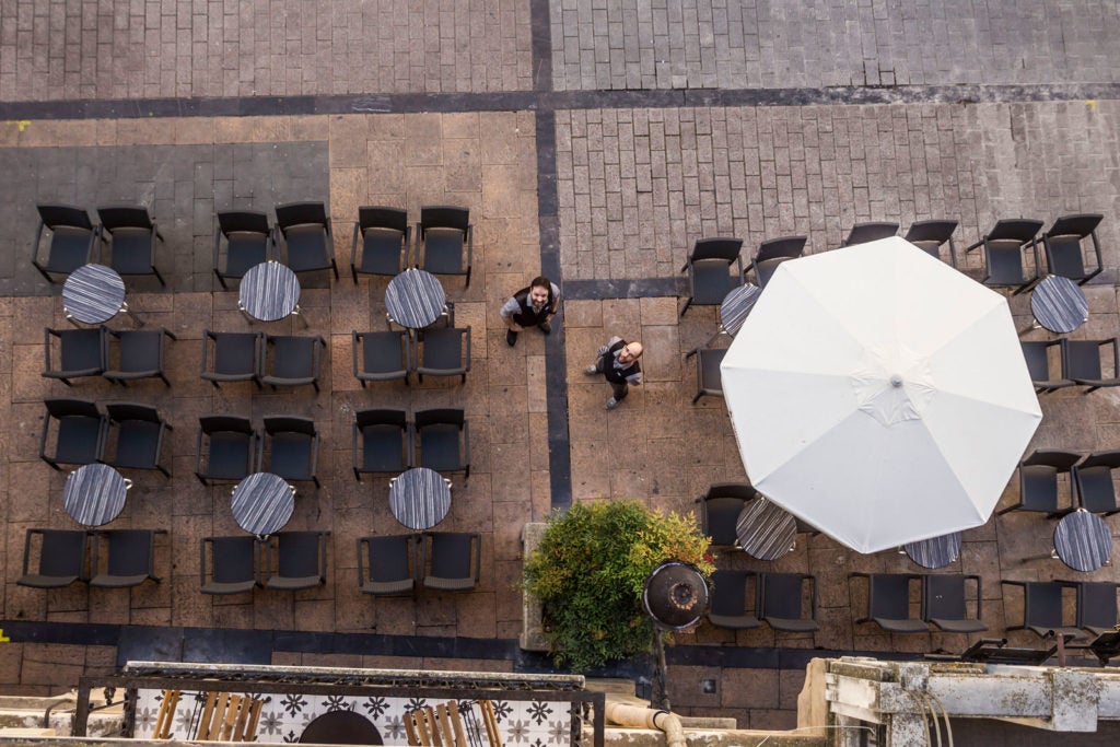 Terraza del bar Asterisco, en la calle Portales. Foto de Justo Rodríguez